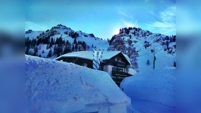 In diesem Winter präsentierte sich das Bodenschneidhaus tief verschneit. (Foto: Stefan Dohl)