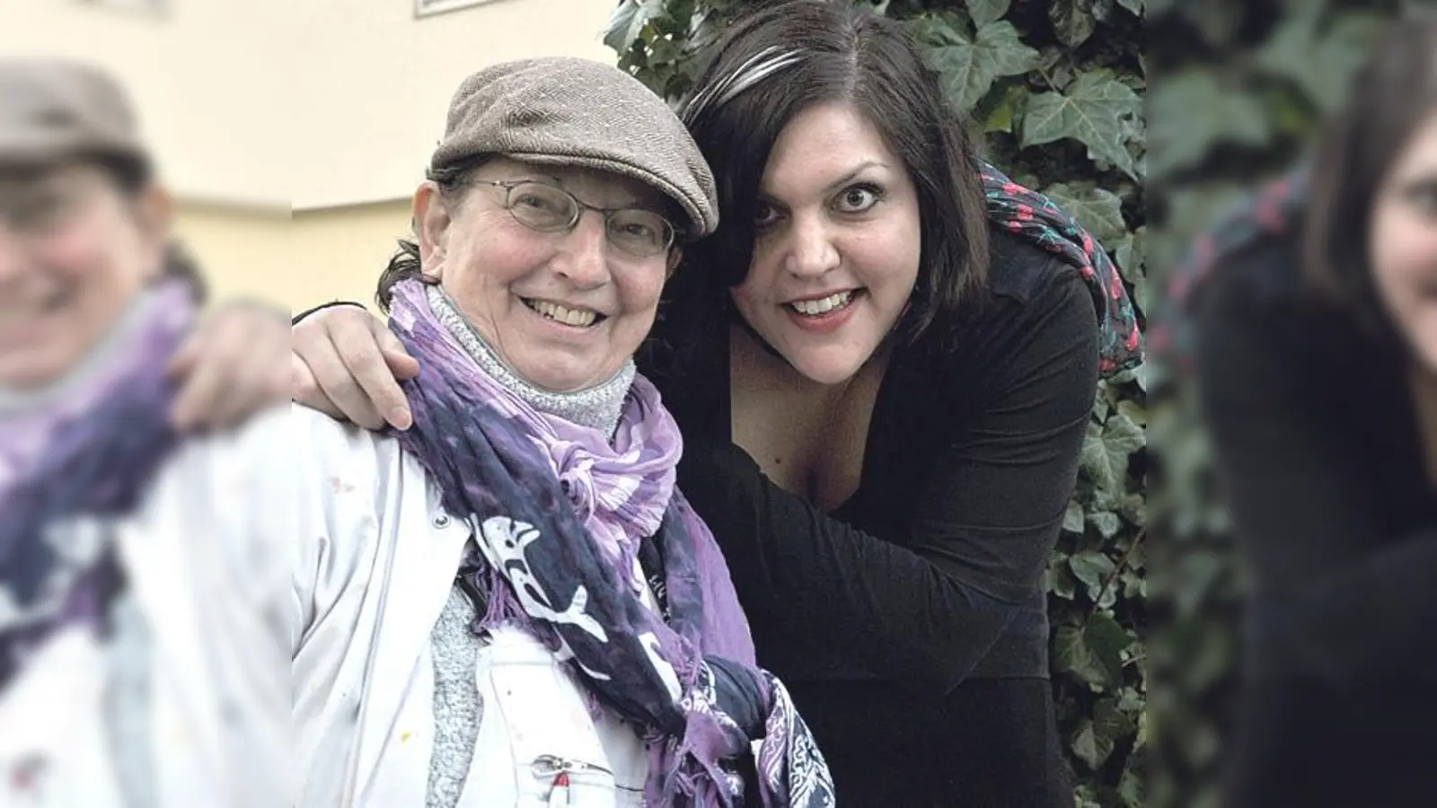 Festgelegt hat das Kuratoren-Team Adler A. F. (links) und Jessica Pertraccaro-Goertsches aka JPG (rechts), was gezeigt werden kann.	 (Foto: ©Franziska Agrawal)