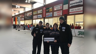 In Waldkirchen mit Licht und Schatten (von links): Fabio Remmersperger, Denise Bruse, Brigitte Schmaderer und Koni Heidacher. (Foto: Verein)