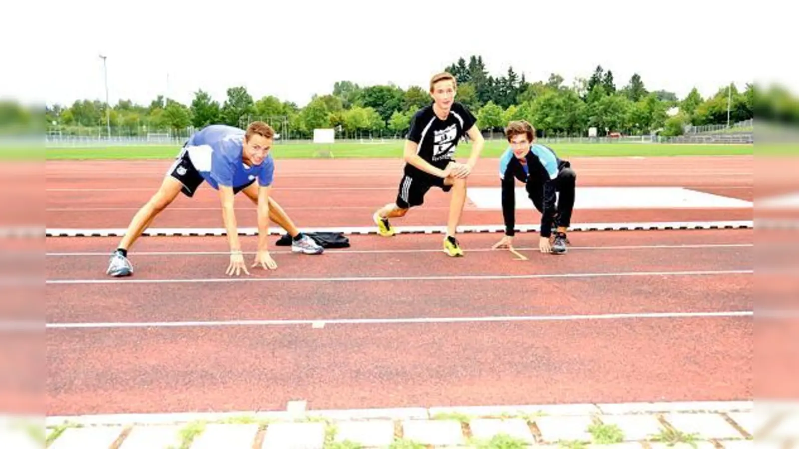 Korbinian Obermaier, Andreas Huber und Simon Holländer (v. l.) konnten sich zwar nicht für die Deutsche Meisterschaft qualifizieren, gehören aber zum Top-Nachwuchs der Leichtathletikgemeinschaft Sempt. 	 (Foto: Sybille Föll)