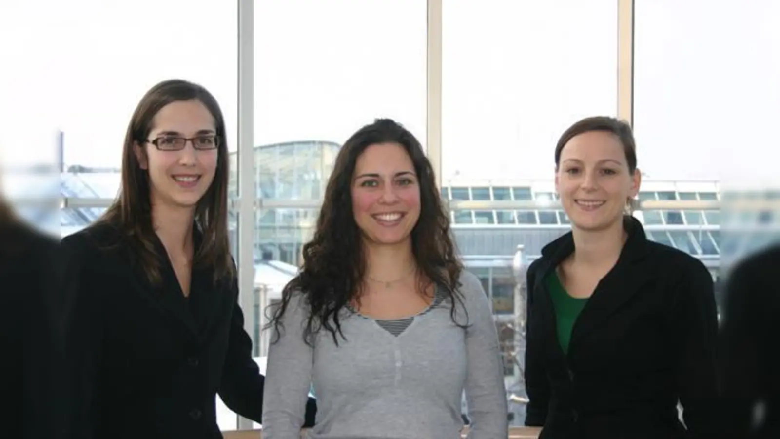 Zuständig fürs Schüleroffice: Maria Weber, Julia Hassmann, Judith Härri (v. l.).  (Foto: hm)