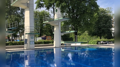 Die Freibäder der Stadt München haben im Juni und Juli bis 21 Uhr geöffnet. (Symbolbild: hw)