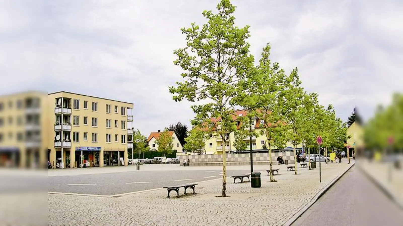 Kunstwerk oder Steinwüste? Die Meinungen sind geteilt, aber überwiegend negativ. (Foto: js)