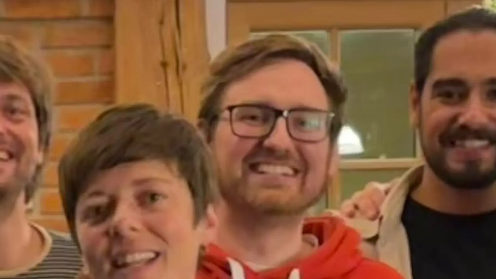 <br>Der Vorstand der Haderner SPD (von links): Irmgard Hoffmann, Derya Bozaba-Baylaz, Barbara Beck, Robert Köster, Susana Zickert, Annemarie von Heckel, Matti Drechsel, Nadine Liebchen, Marlo Schöneich, Arda Celik, Dora Aichner, Philipp Hinz und Manfred Bruckbauer. (Foto: Philipp Hinz)