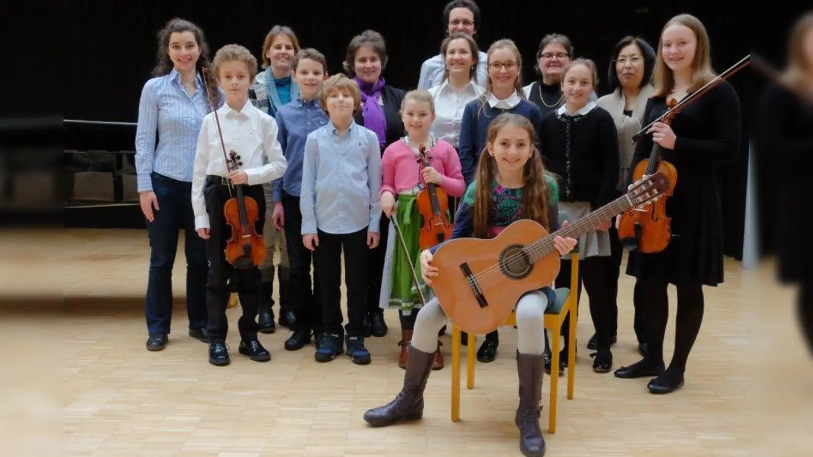 Dieses Jahr nahmen wieder zahlreiche Schüler der Musikschule Gilching am Wettbewerb &amp;quot;Jugend musiziert&amp;quot; teil. Die Kinder und Jugendlichen im Alter von sieben bis 15 Jahren konnten in den Kategorien wie &amp;quot;Gitarre Solo&amp;quot; oder &amp;quot;Duo mit Klavier&amp;quot; zahlreiche Preise gewinnen. Zudem qualifizierten sich Johanna Flür (Viola) und Susanne Wenzel (Klavier) mit ihrem ersten Plätzen für den Landeswettbewerb. (Foto: Musikschule Gilching)