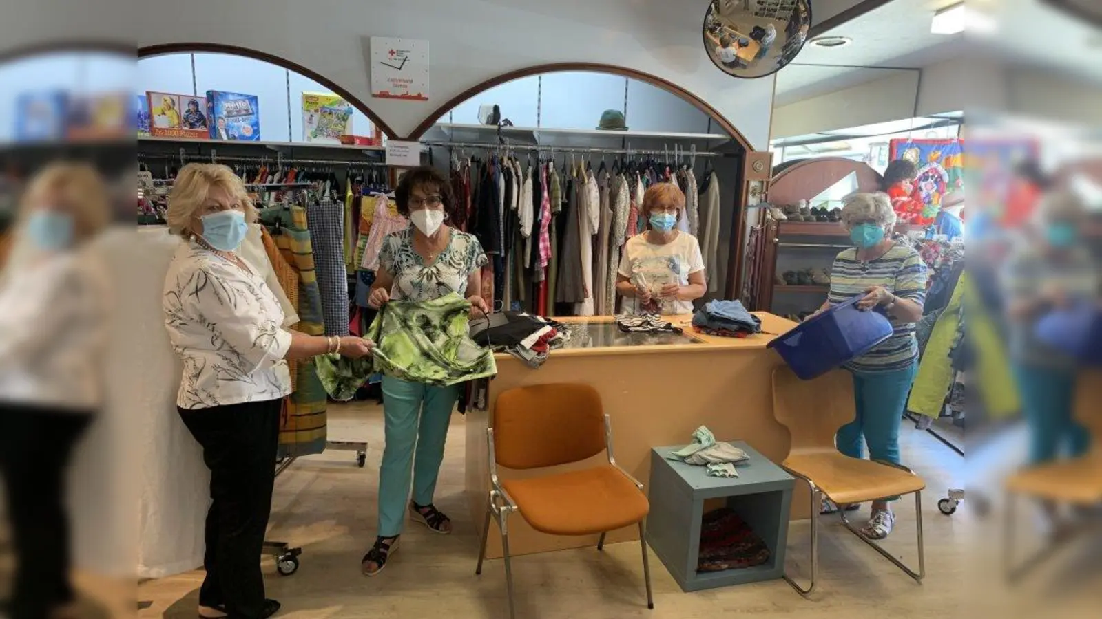 Bereiten alles für die Aktionstage vor (von links): Lydia Müller, Elisabeth Schloßbauer, Brigitte Fruhner und Anneliese Pleyer. (Foto: BRK)