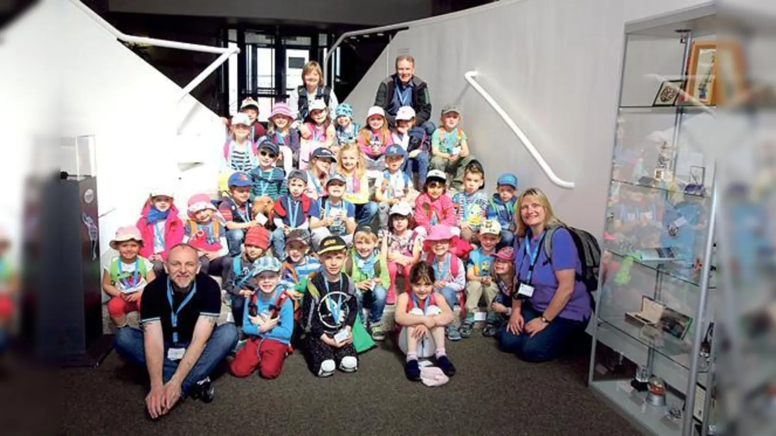 Die 31 Kinder der AWO-Regenbogenvilla in Garching gewannen Einblicke in die Arbeit des Forschungszentrums. 	 (Foto: privat)