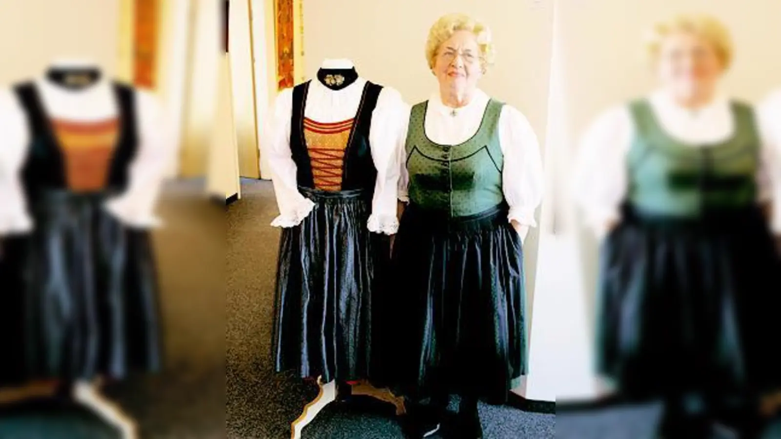 Elisabeth Pfreundner mit ihrer eigenen, maßgeschneiderten echten Ebersberger Tracht und einem alltagstauglichen Dirndl.   (Foto: Ederer)