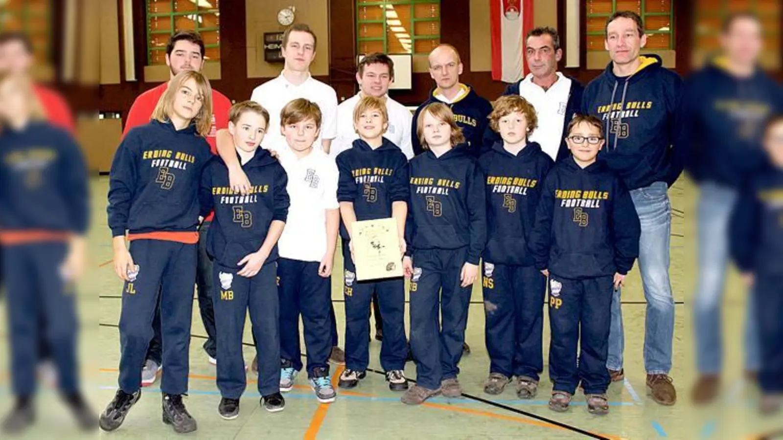 Viele der jungen Spieler der Erding Flag Bulls kamen bei der Bayerischen Hallenmeisterschaft zum ersten Mal in einem offiziellen Match zum Einsatz.	 (Foto: Verein)