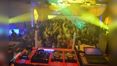 Kräftig gefeiert wird am Freitag im Pfarr- und Gemeindezentrum in Pähl. (Foto: Dorfjugend Pähl)