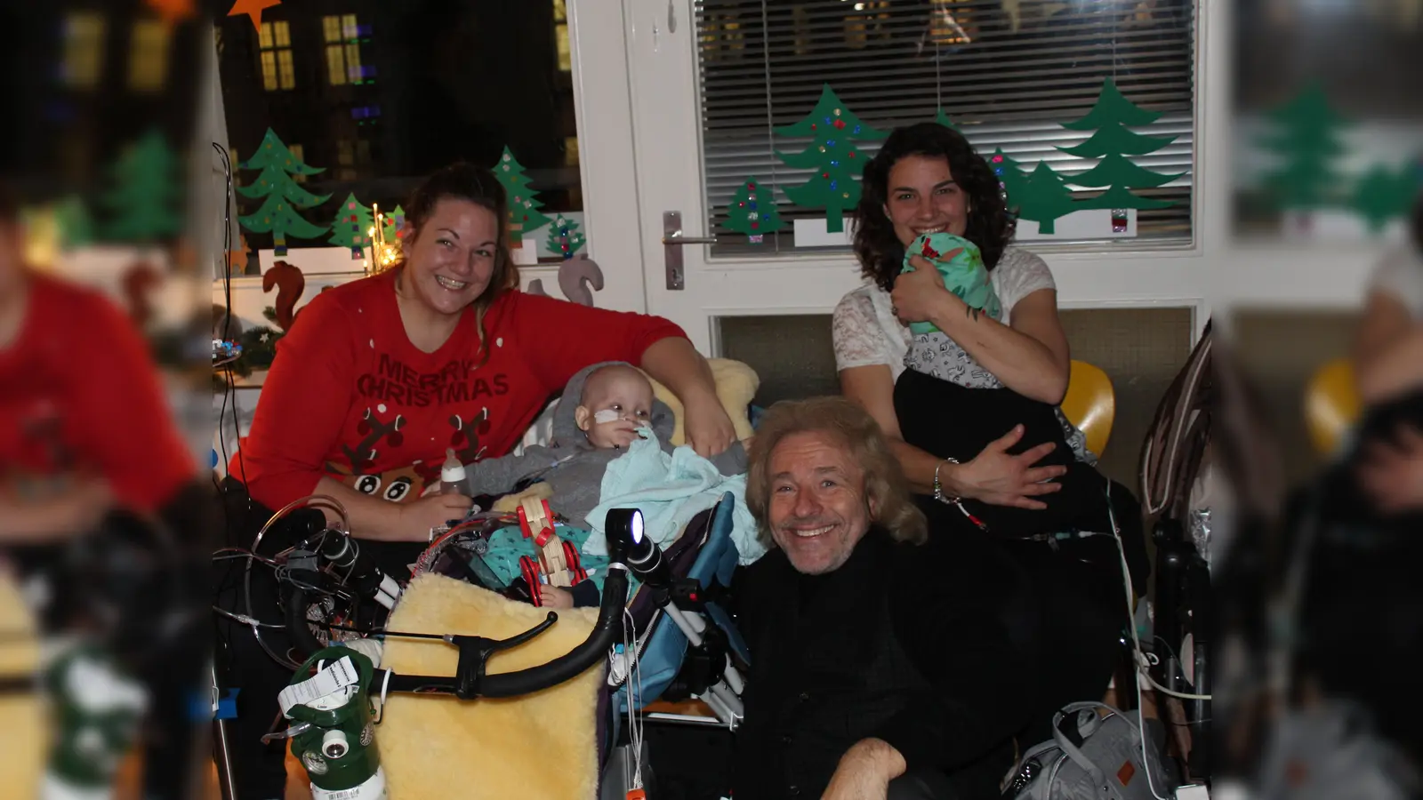 Thomas Gottschalk zu Besuch auf der onkologischen Station der Kinderklinik München Schwabing.  (Foto: München Klinik)