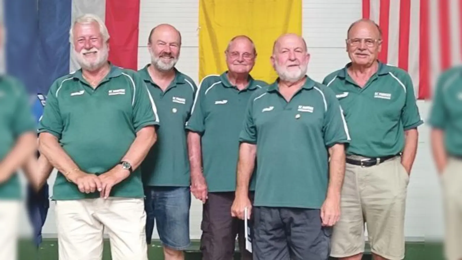 Günther Gandolfer, Bernhard Börner, Kurt Kufner, Klaus Horstmann und Erwin Stanglmeier (v.l.) sind die neuen Landesliga-Meister im Stockschießen.	 (Foto: CE Parksee)