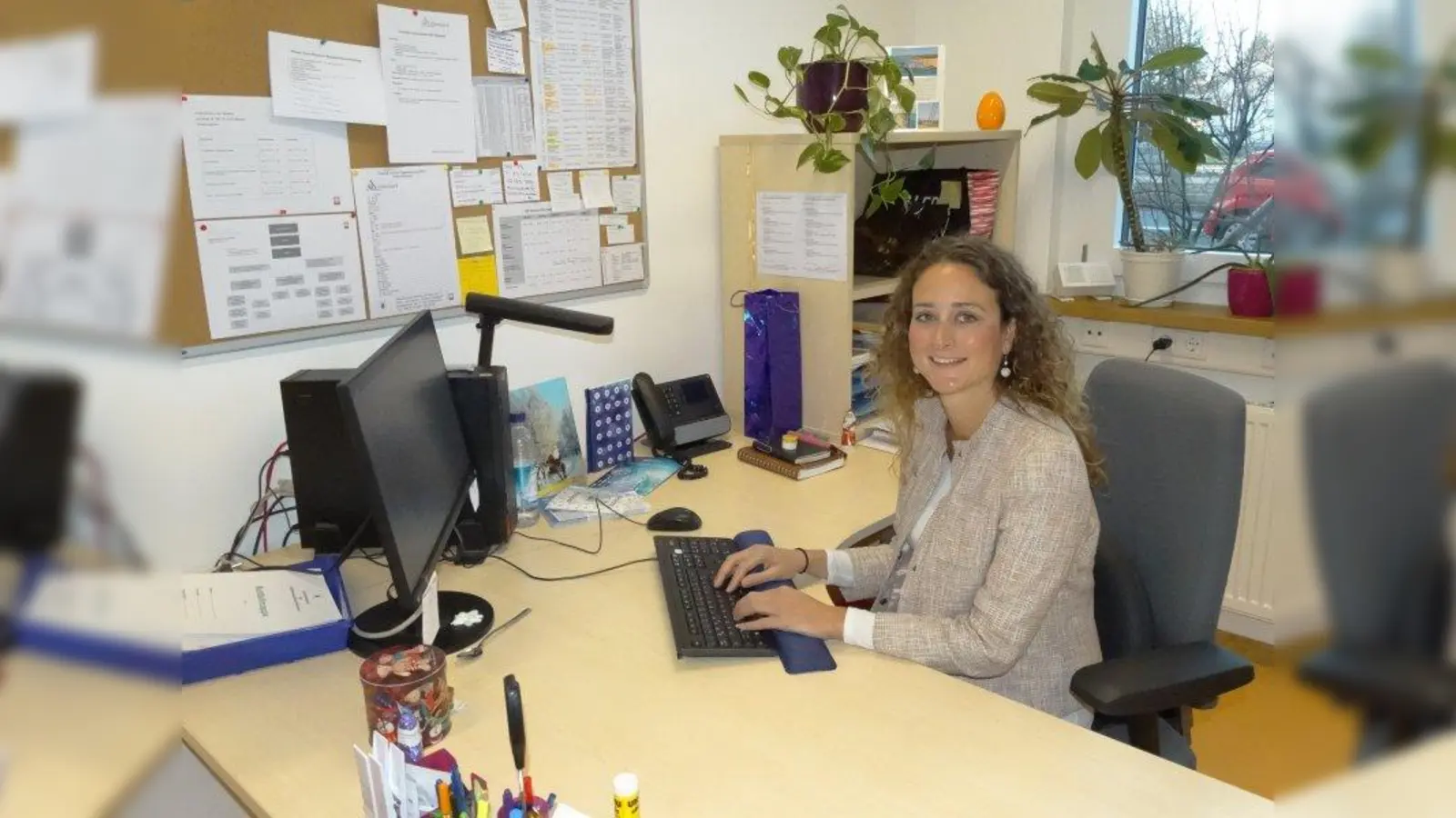 Melanie Lochschmidt ist die Leiterin des Alten- und Service-Zentrums Westpark in der Garmischer Straße 209. (Foto: tab)