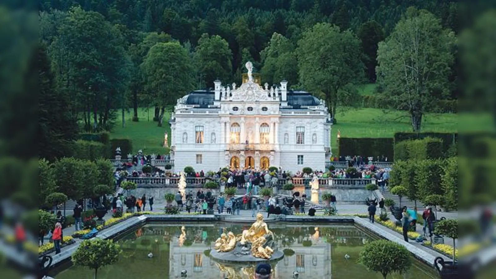 Am Samstag, 25. August, steht Schloss Linderhof ganz im Zeichen des 173. Geburtstags von Bayerns Märchenkönig Ludwig II von Bayern.	  (Foto: Schlösserverwaltung)