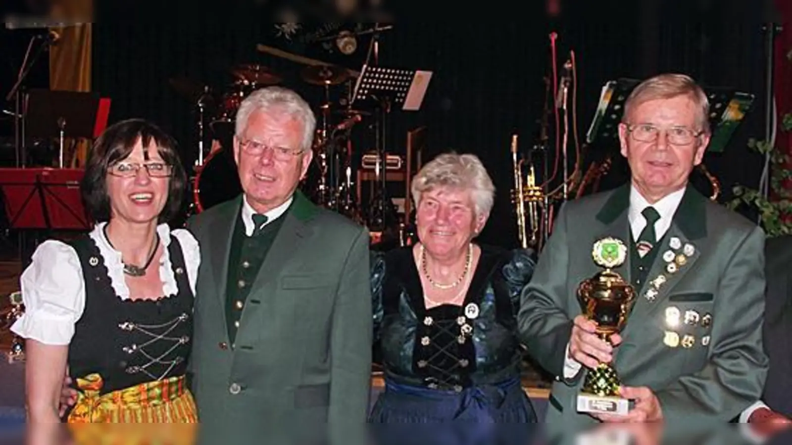 Durften sich über ihre Erfolge freuen (v.r.) Wolfgang Riemann, Marianne Grießer, Klaus Spieckermann und Monika Steinkohl von den Frohsinnschützen. 	 (F: VA)