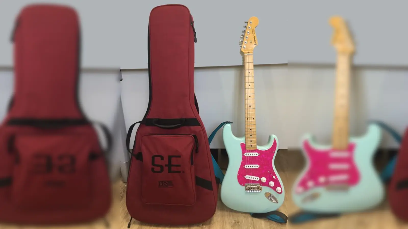 Für den Musiker hat die wieder gefundene E-Gitarre einen besonderen Wert.  (Foto: Bundespolizei)