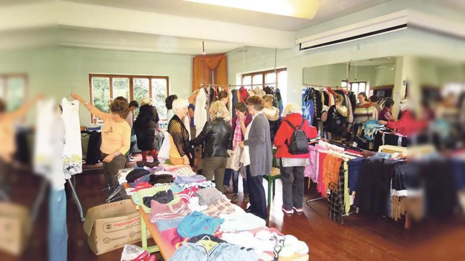 Die nächste Kleidertauschparty findet am 15. Oktober in der Casa Creativa, Grandauerstraße 4, statt. 	 (Foto: VA)