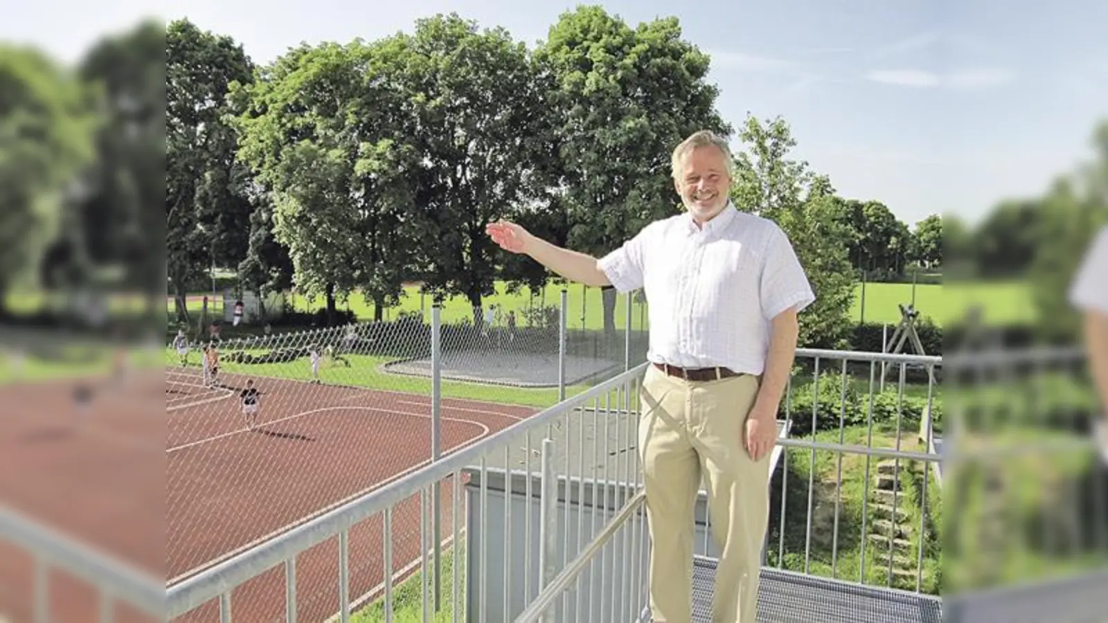 Bürgermeister Jörg Pötke freut sich auf das neue Papelhaus, das auf dem alten Sportplatz entstehen wird und rund 150 Kindern Platz bietet.  (Foto: hw)