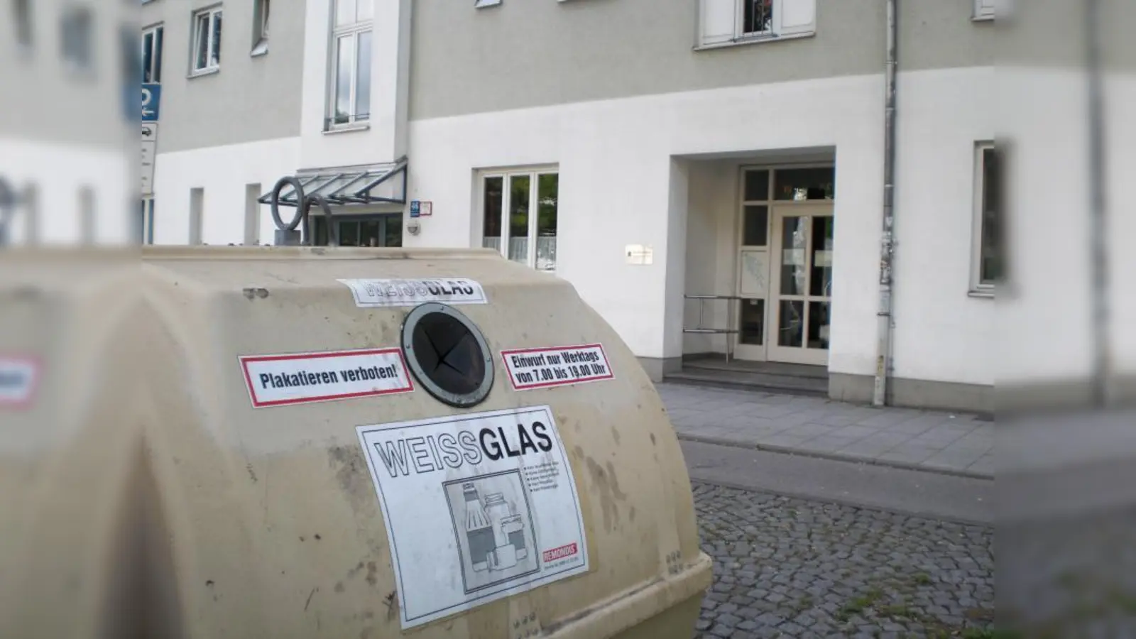 Künftig sollen die Bürger besser über Standortänderungen der Wertstoffinseln und Altglascontainer informiert werden. Dies fordert der Bezirksausschuss Schwanthalerhöhe. (Foto: SE)