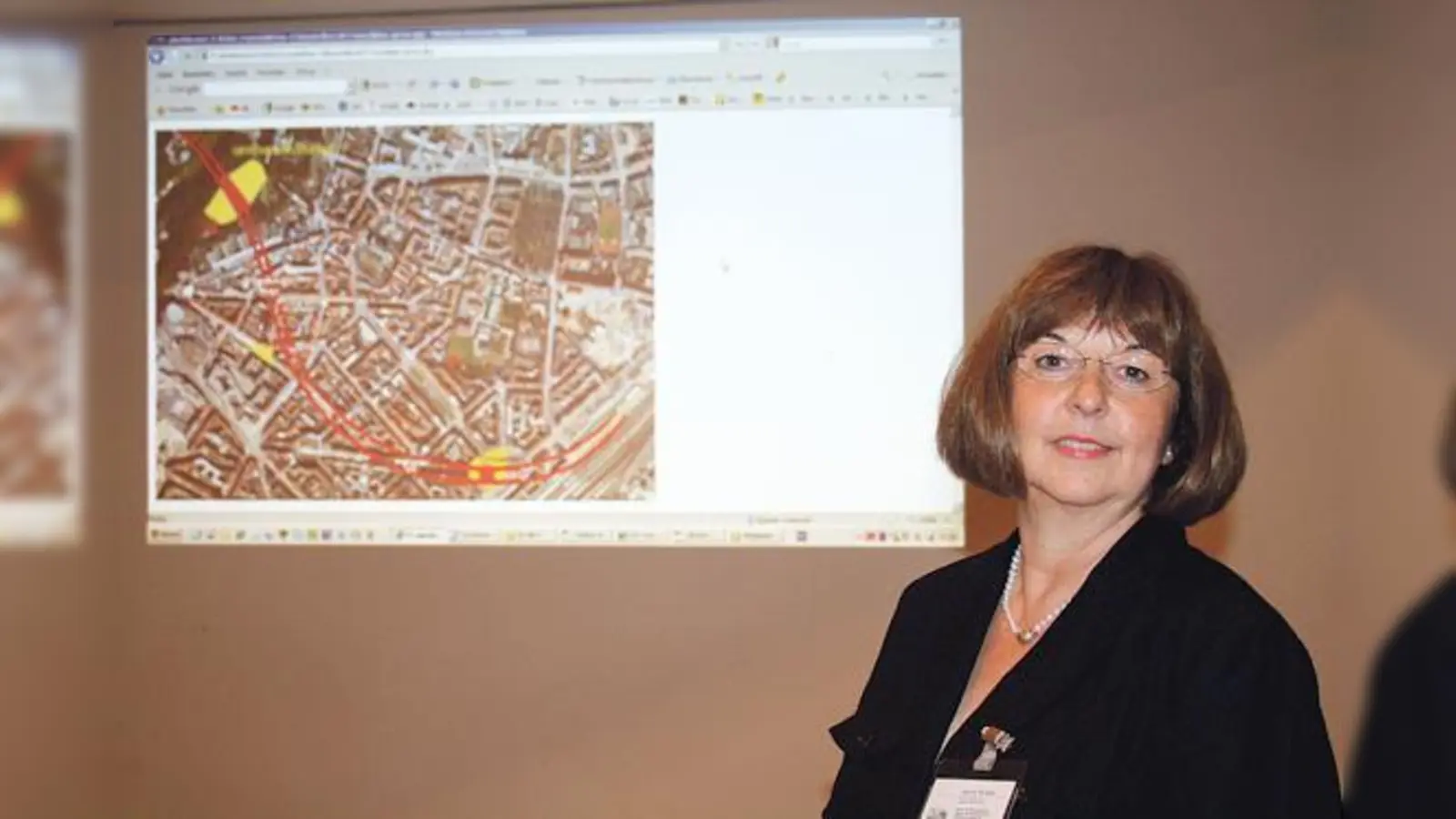 Kämpferin gegen die zweite S-Bahn Stammstrecke: Ingeborg Michelfeit am Infoabend der Bürgerinitiative im Kolpinghaus.	 (Foto: js)