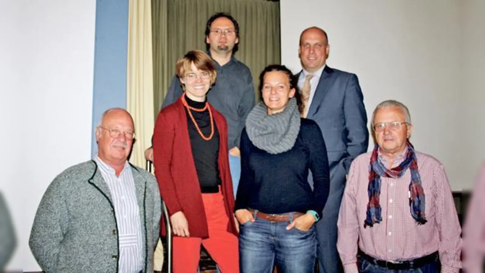 Die Vorstandsmitglieder des Trägervereins bei der Präsentation im Pfarrsaal  St. Michael. Von links nach rechts: Martin Bengsch, Jennifer Brichzin, Robert Kulzer, Anna Greiner, Philipp Eder und Horst-Dieter Marc.	 (Foto: js)