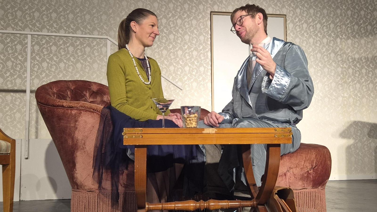 -Trink-oder-Stirb-im-Theater-Markt-Schwaben-Wo-k-hle-Drinks-auf-hei-e-F-hrten-treffen-