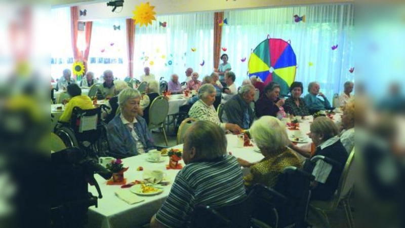 Der Lions Club verwöhnte traditionell die Bewohner des Altenheims Don Bosco (Foto: pi)