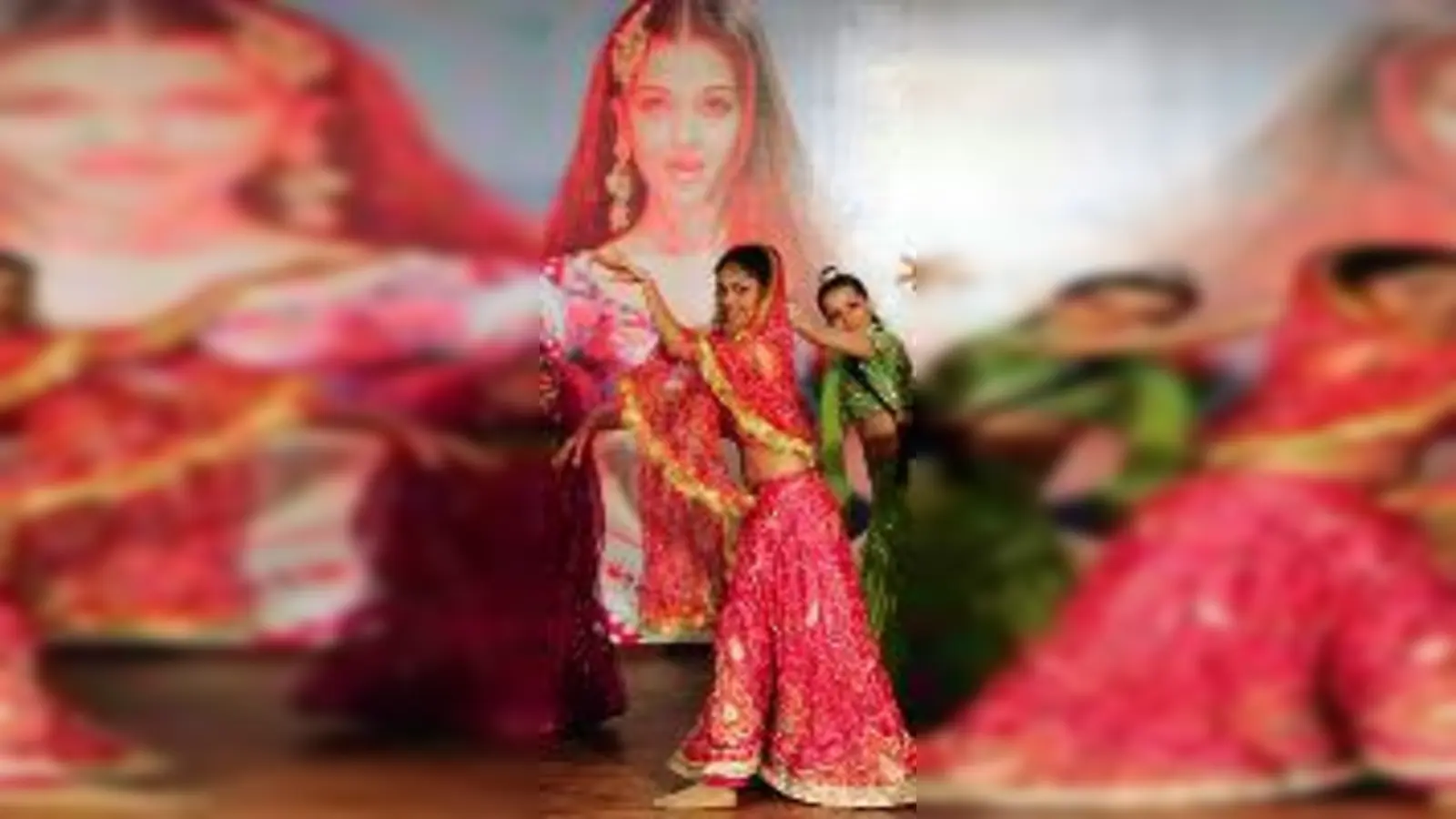 Bunt und  (Foto: Bollywood  The Show! läuft am Deutschen Theater von 22. Februar bis 18. März.)