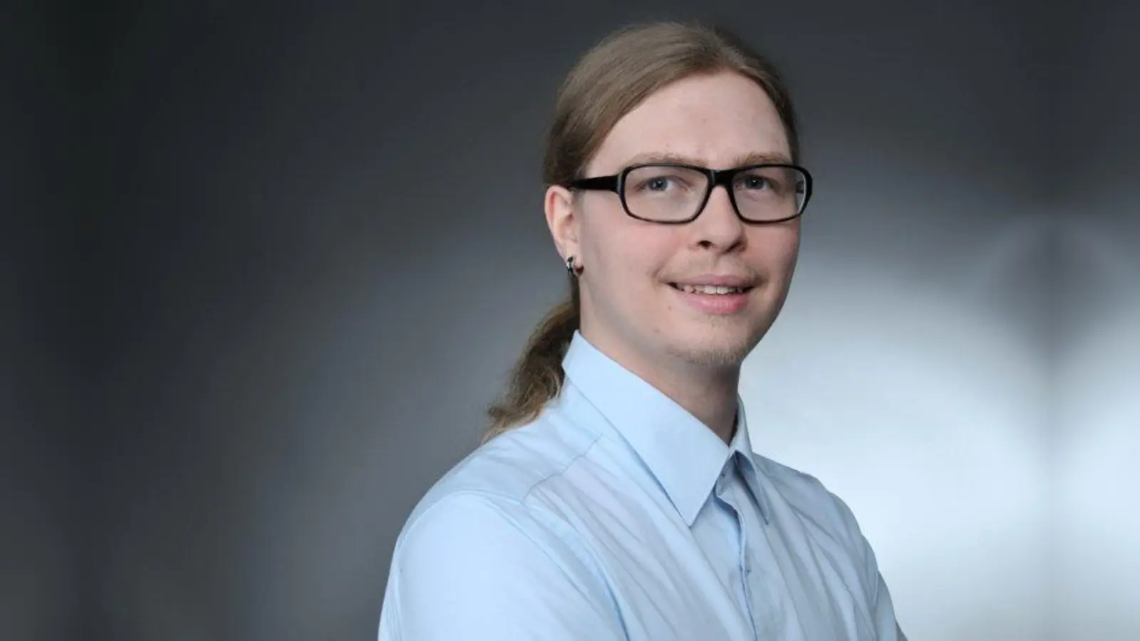 Simon Löfflad (23) wurde als neues Mitglied im Laimer Bezirksausschuss vereidigt und wird künftig die FDP im Gremium repräsentieren. (Foto: pr)