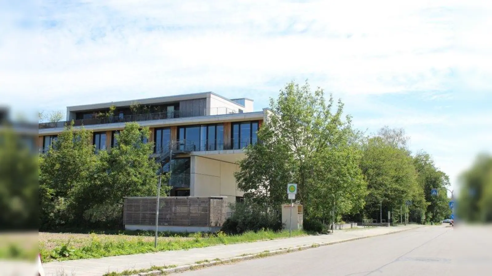 An der Grundschule in der Manzostraße scheint die Mittagsbetreuung für das neue Schuljahr gesichert. Dies hat das Referat für Bildung und Sport mitgeteilt. (Foto: sb)