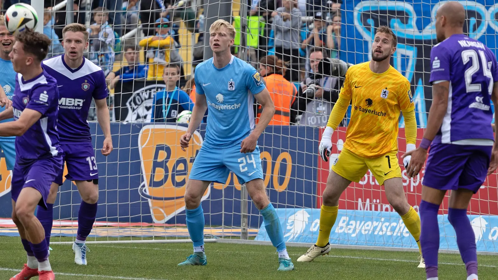 Neue Nummer, neues Glück: Raphael Schifferl, hier noch mit der Nummer 24.  (Foto: Anne Wild)