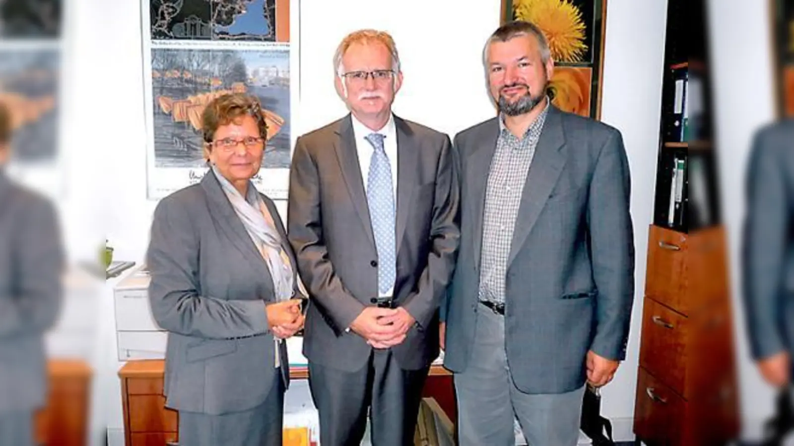 Geschäftsführerin Angelika Westrich, MdL Hans- Ulrich Pfaffmann und Einrichtungsleiter Sepp Raischl beim Christophorus Hospiz in Bogenhausen.	 (Foto: VA)