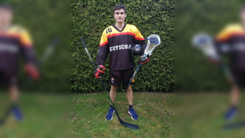 Florian Heller, früherer Eishockey-Nachwuchsspieler des EHC Klostersee und nun Lacrosse-Nationalspieler und dazu weiterhin BEV-Stützpunkttrainer für Eishockeytalente. (Foto: smg)