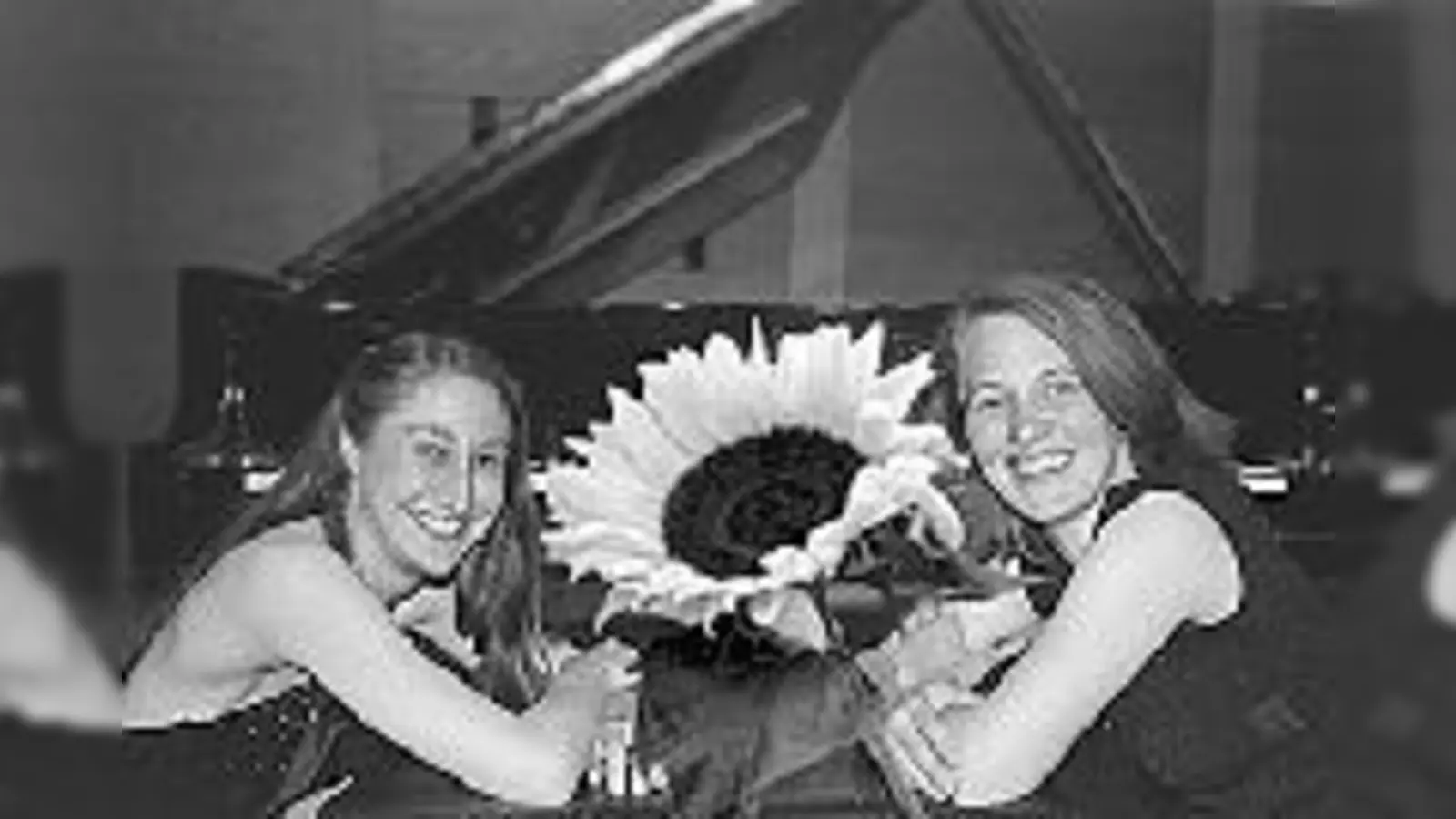 Für sie solls Blumen regnen: das »Klang &amp; Farben«-Duo. 	 (Foto: Privat)