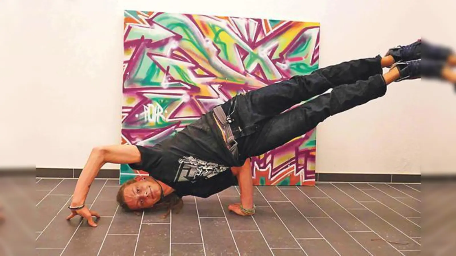 Vom ersten Schritt bis zur perfekten Combo: Der Jugendtreff am Biederstein präsentiert einen Breakdance-Kurs. 	 (Foto: JTB)
