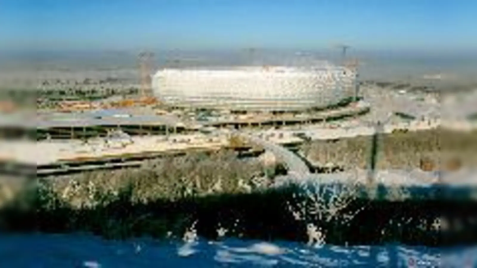 Welche Münchner finden bei der WM 2006 Platz in der Münchner Fußball-Schüssel? Die nächsten Monate werden zeigen, wie der Kampf um die Tickets ausgeht. 	 (Foto: Allianzarena / FIFA)