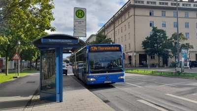 Der Bus 134 wird nicht, wie von Stadtteilbewohnern gewünscht, von der Schwanthalerhöhe über die Schießstätt- und die Gollierstraße bis zur Theresienhöhe fahren. (Foto: kö)