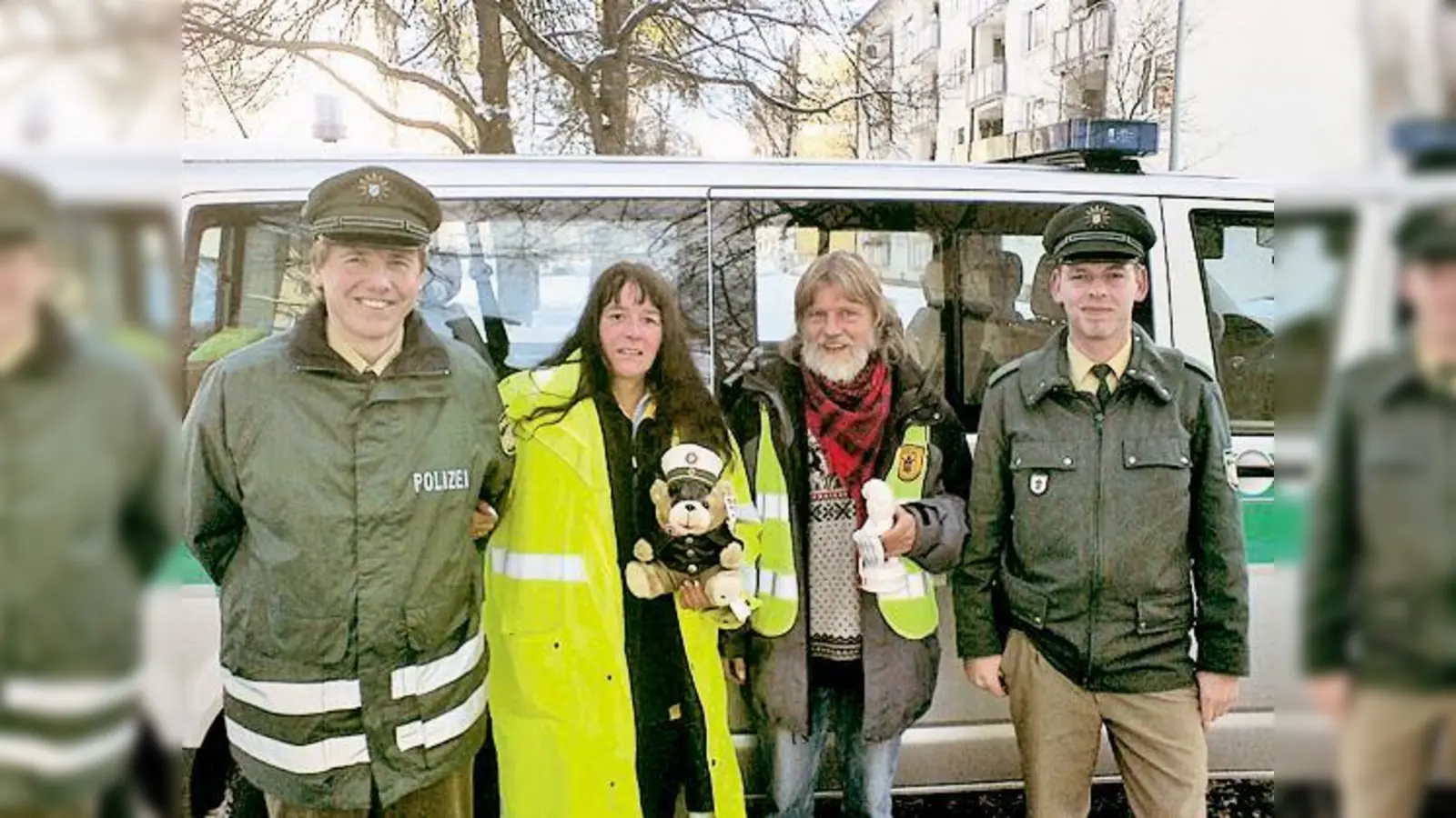 Abschied mit Blaulicht: Dieter und Ulrike Gäbelein waren 13 Jahre Schulweghelfer.	 (Foto: Privat)