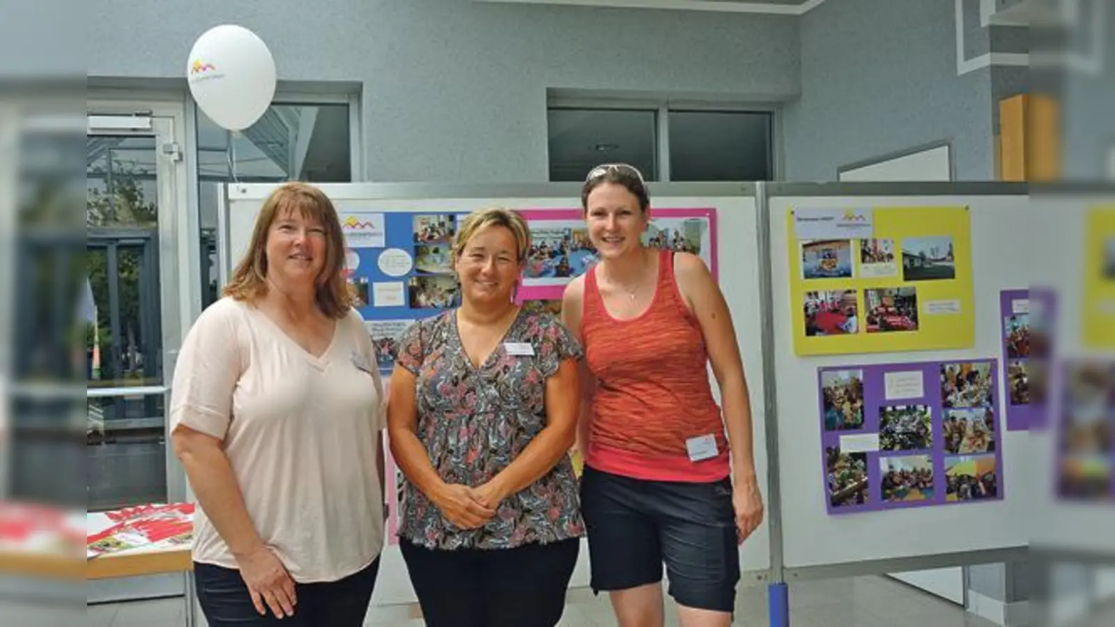 Die künftige Geschäftsführerin der Nachbarschaftshilfe Sauerlach, Katharina Schretter (Bildmitte) mit engagierten Helferinnen (v. l.) Dagmar Reiter und Daniela Pössnicker.	 (Foto: hw)