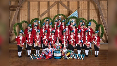 Die Aschheimer Schäfflertanzgruppe beim letzten turnusmäßigem Auftritt 2019, jetzt kommen sie erfreulicherweise nach Taufkirchen. (Foto: Schäfflerzunft Aschheim)