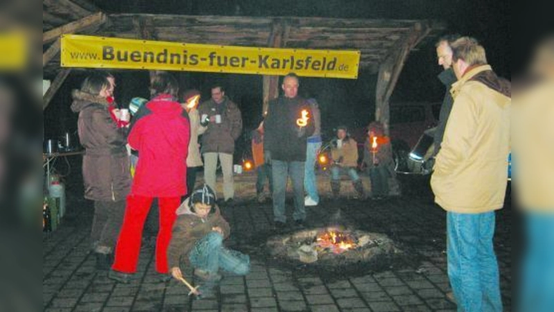 Am Neujahrstag versammelten sich am Nachmittag auf Einladung des Bündnisses für Karlsfeld rund 30 Erwachsene und Kinder, um das neue Jahr zu begrüßen. (Foto: pi)