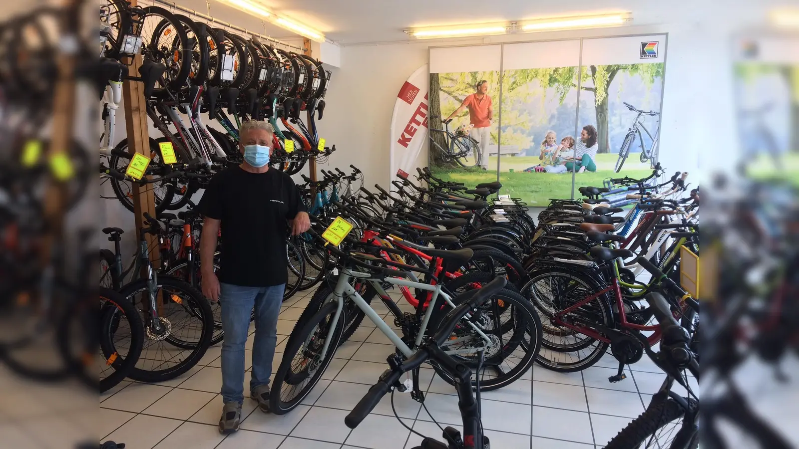 Das Fahrradgeschäft von Reiner Perzl in der Dachauer Straße 284: in Sachen Fahrräder mit "Rad" und Tat zur Verfügung, auch in Zeiten von Corona. (Foto: Daniel Mielcarek)