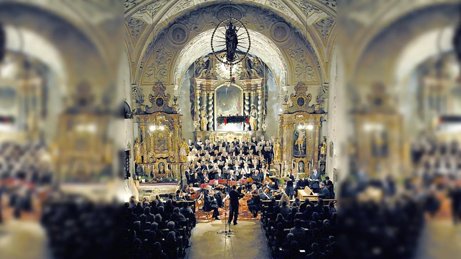 Adventliche Einstimmung in der barocken Pfarrkirche.	 (Foto: S. Kellerer)