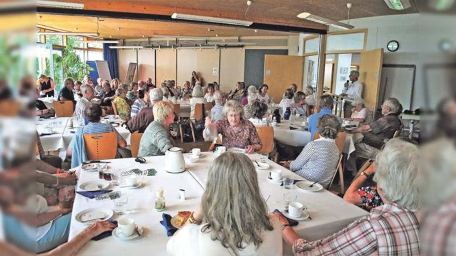 Bei Kaffee und Kuchen feierte der Verein WiAC sein 10-jähriges Bestehen im ÖBZ.	 (Foto: VA)