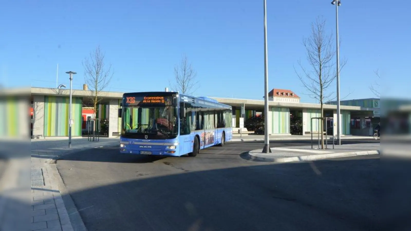 Fährt vom Allacher Bahnhof über die Waldkolonie - mit der neuen Haltestelle Spiegelbergstraße - zum U-Bahnhof Alte Heide: die neue ExpressBus-Linie X36. (Foto: SWM/MVG)