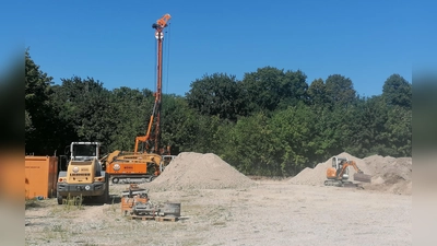 Hinter dem Sozialbürgerhaus in der Meindlstraße wird die neue Wohnanlage entstehen. (Foto: job)