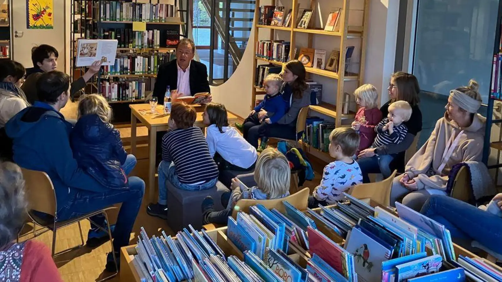 Am 15. November liest Oberbürgermeister Andreas Haas wieder in der Bücherei St. Martin. (Foto: Isolde Kirchner-Weiß)