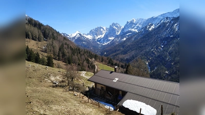 Zwischen Winter und Sommer: Kaum eine Jahreszeit ist so intensiv wie der Bergfrühling. (Foto: Stefan Dohl)