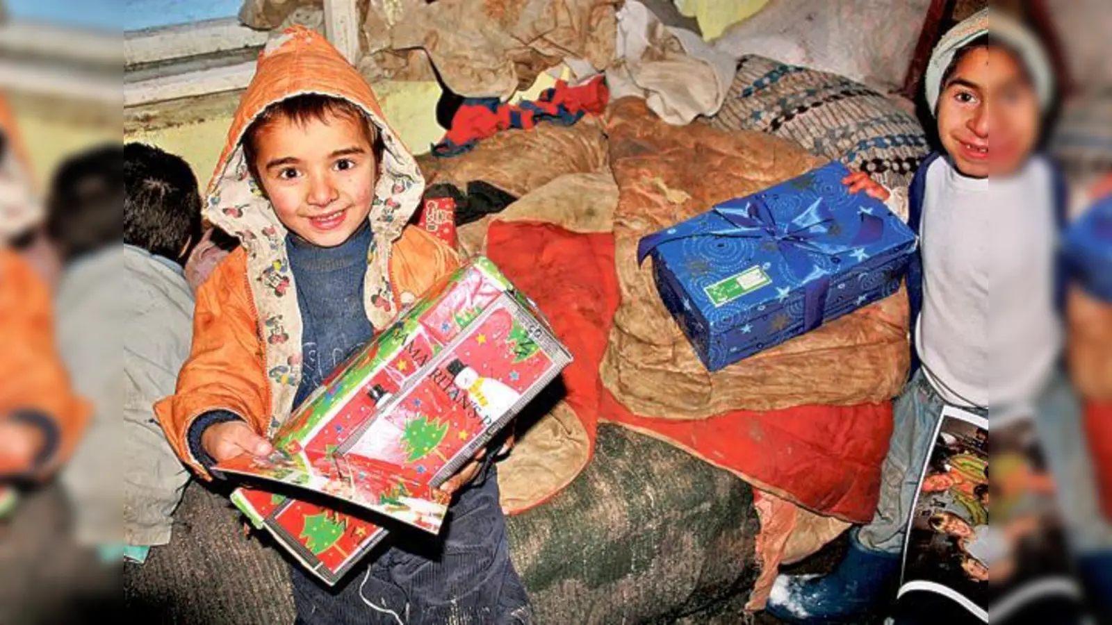 Schenken ist fast so schön, wie beschenkt werden. Arme Kinder glücklich zu machen ist ein wahrhaft weihnachtliches Ziel.	 (Foto: VA)