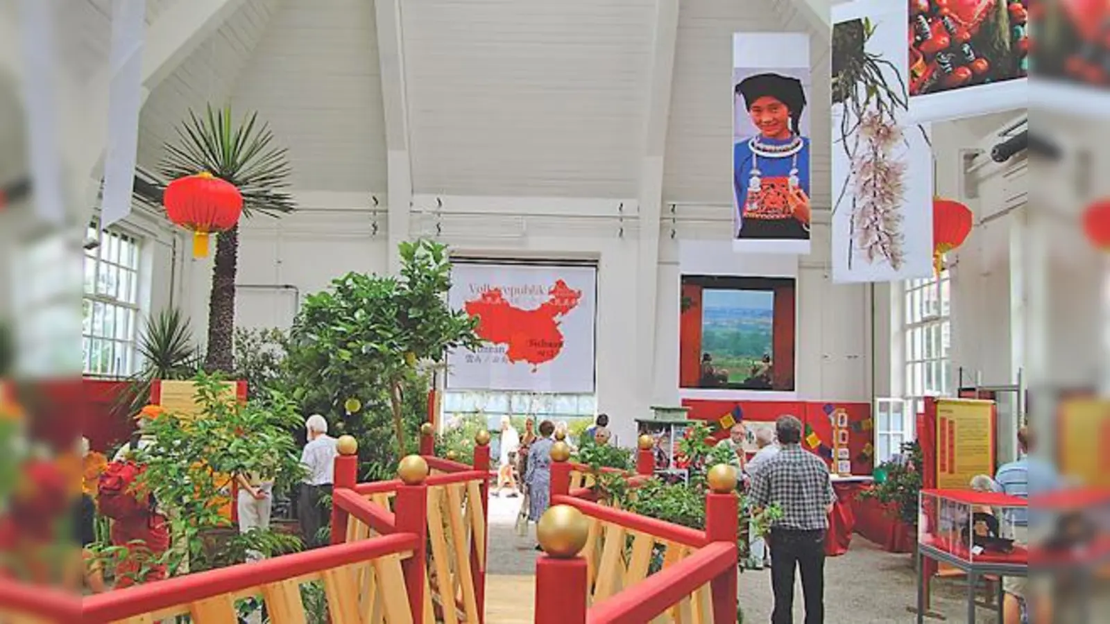 Aktuelle Ausstellung im Botanischen Institut. Biologische und kulturelle Vielfalt in Südwest-China.   (Foto: VA)